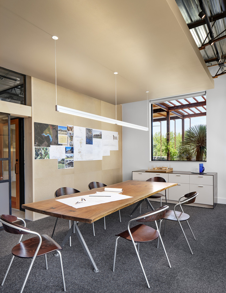 美国东十一十一工作室内部实景图