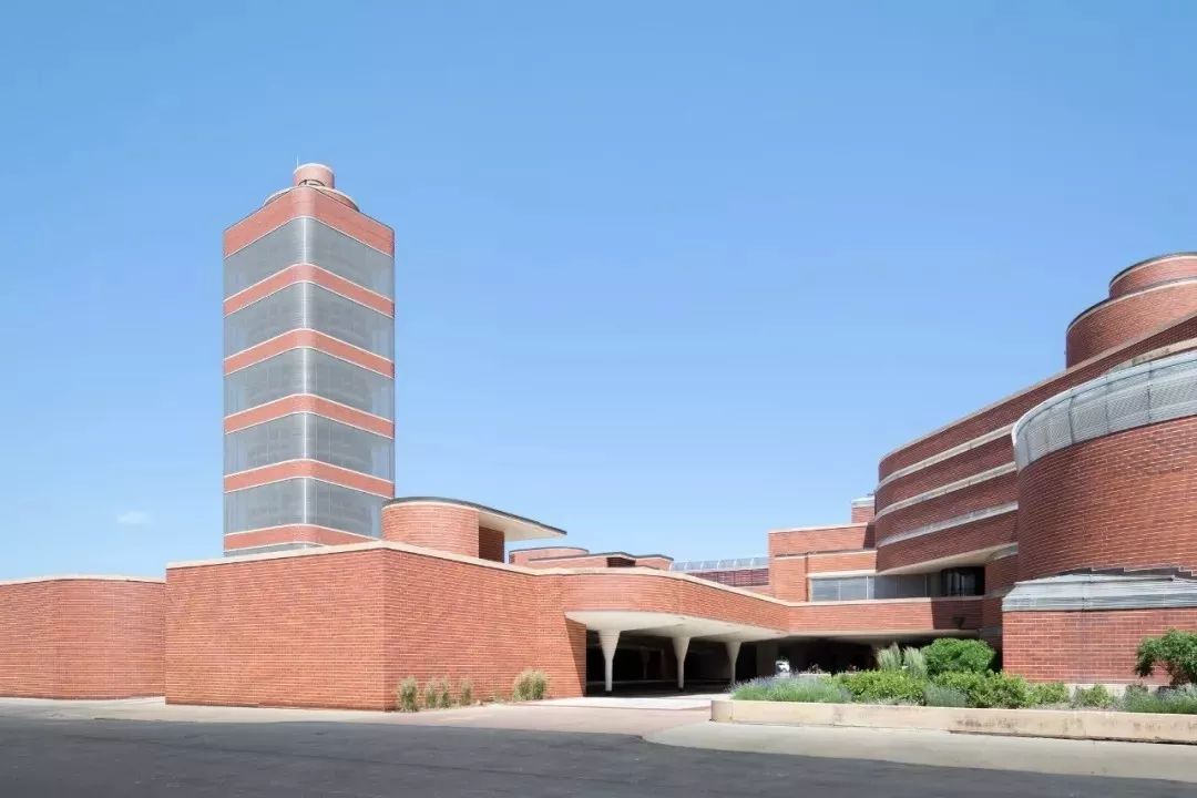 约翰逊制腊公司总部大楼外观