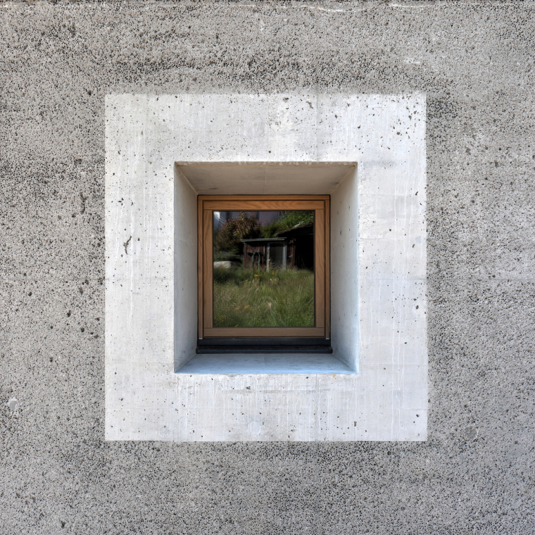 瑞士特罗瓦泰洛之家-KREN_Architektur_Trovatello_FensterDetail