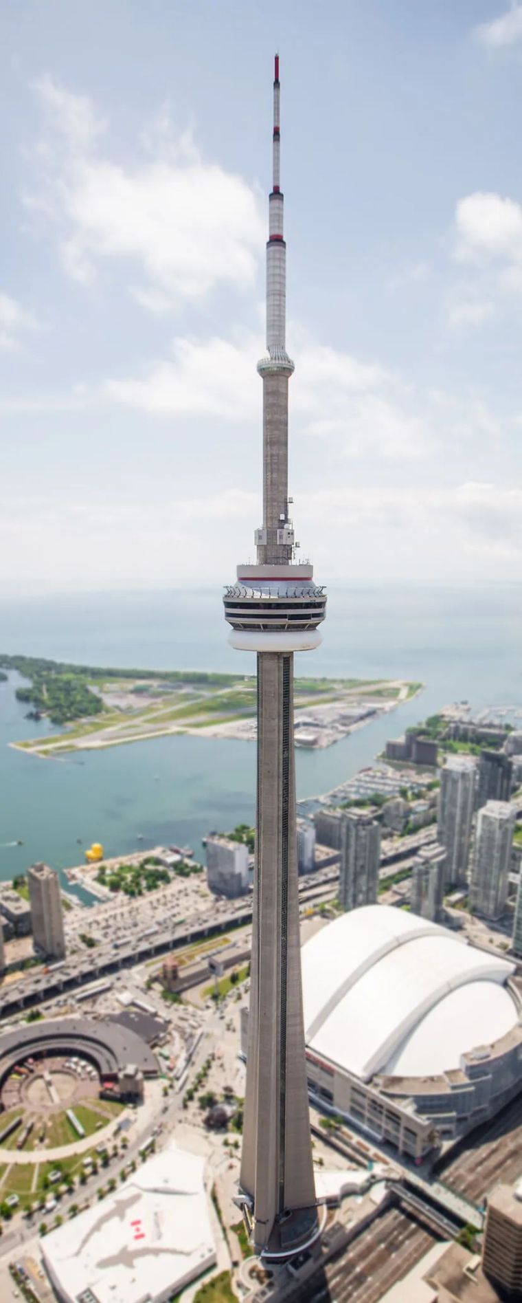 建筑平面详解资料下载-最高独立式建筑—553米CN Tower结构详解