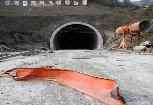 隧道施工生产制度资料下载-公路、桥梁、隧道施工安全事故案例