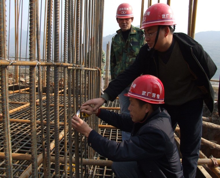 客運專線之橋樑承臺,墩身施工方案