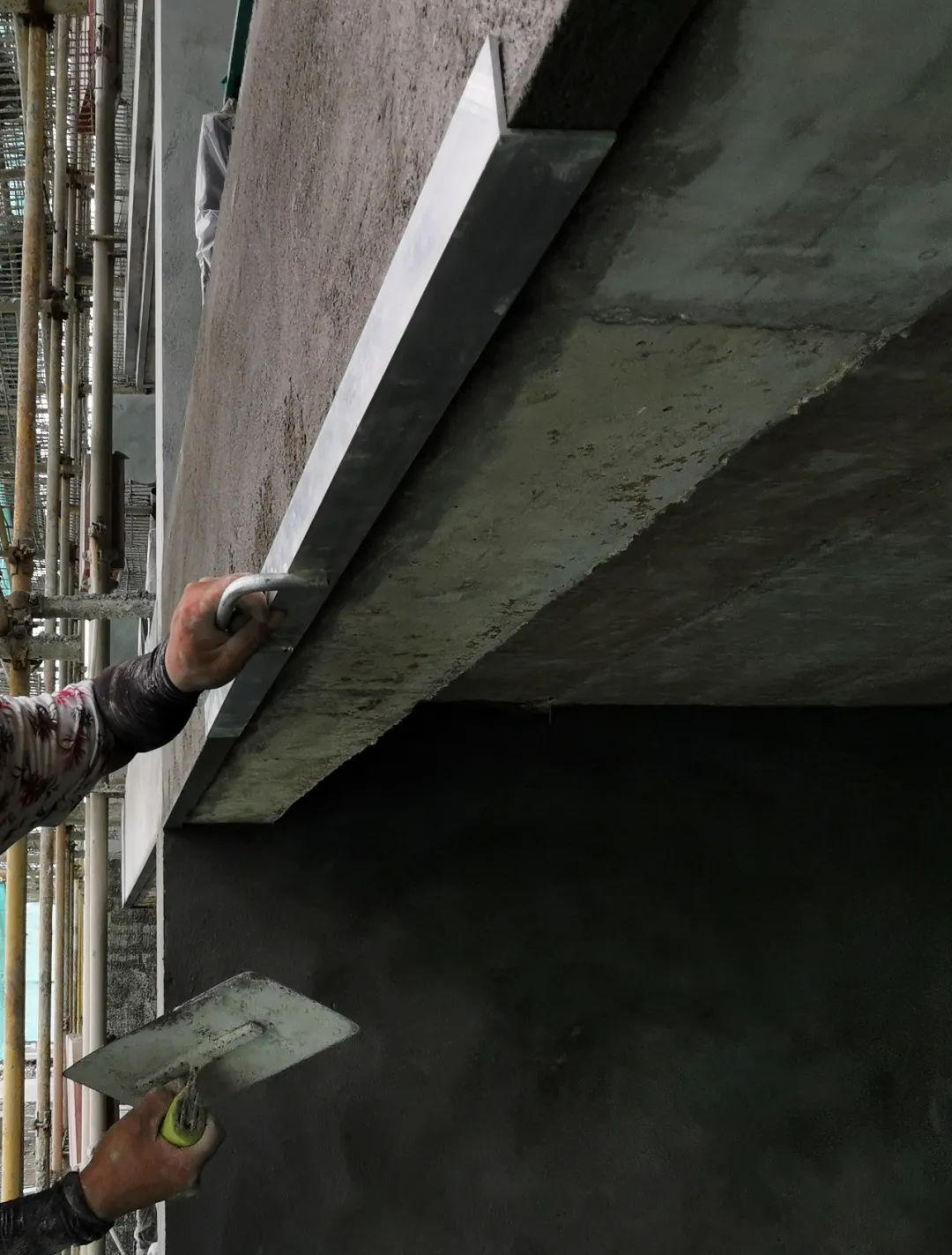 滴水线抹灰采用定型化模具