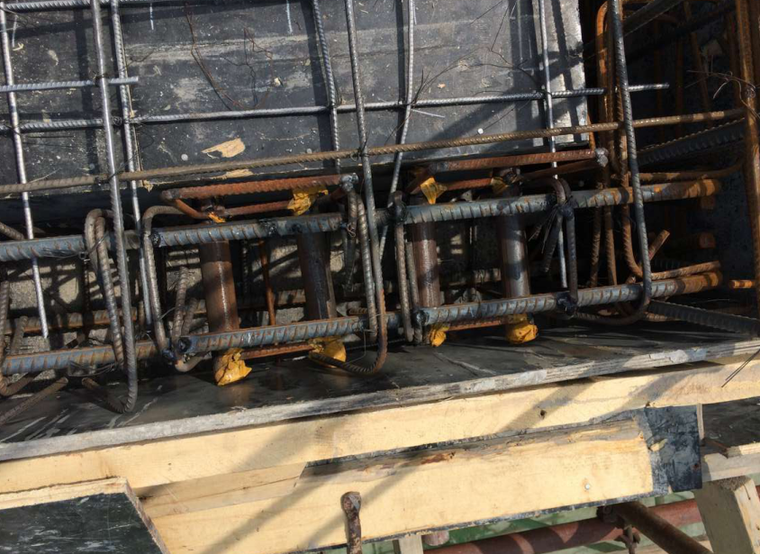 附着式型钢悬挑扣件式钢管脚手架施工工法