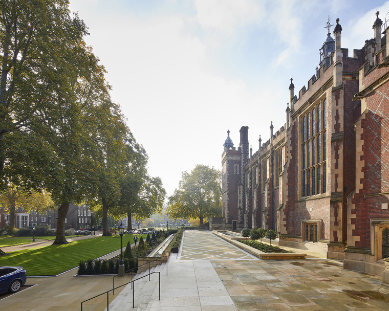 英国林肯纪念堂-1_LincolnsInn_ExteriorTerrace_AndyStagg