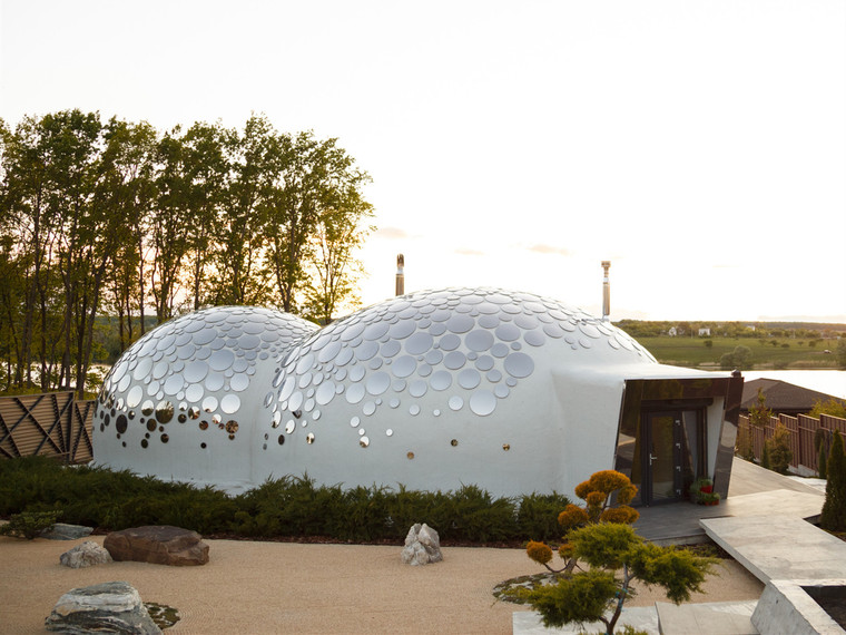 乌克兰班泡沫圆顶屋