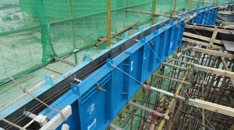 弧形曲线梁组合钢模板模型信息化施工工法