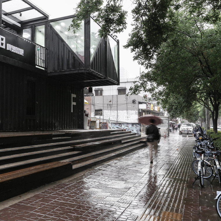 23_Street_view_in_rain._Image_©Bounds_Plan