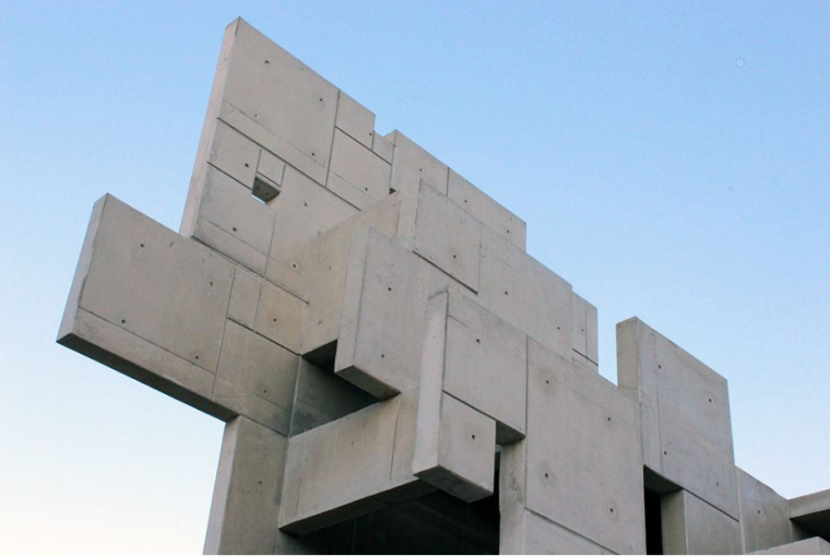 装饰,舍去了涂料,饰面等化工产品;有利于环保:清水混凝土结构一次成型