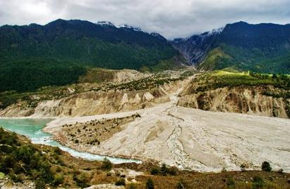 泥石流成因与勘察监测防治