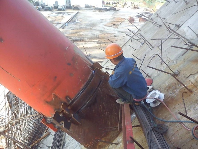 钢管拱质量控制重点资料下载-长江大桥钢管拱肋高空焊接施工质量控制