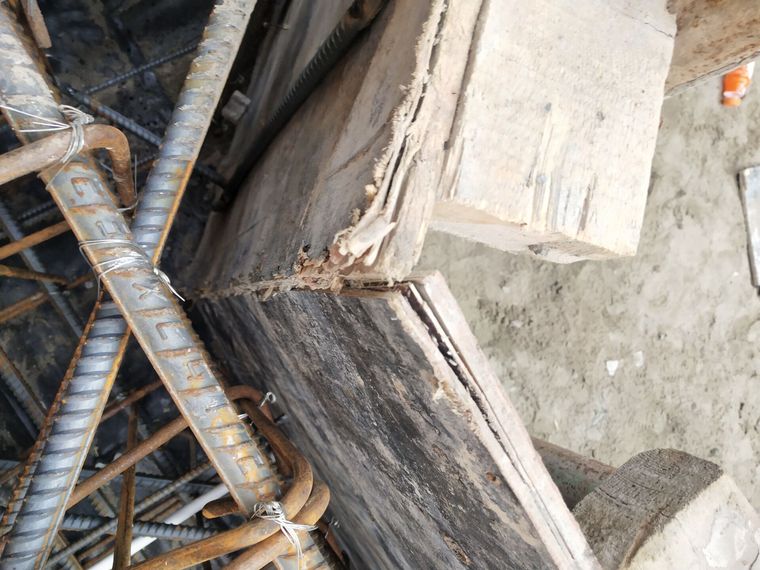 7靖宇公园模板接缝整改后