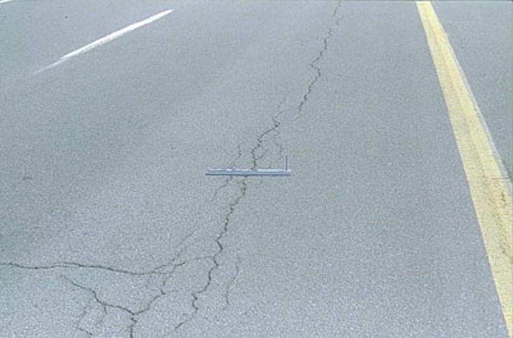 沥青混凝土道路技术交底资料下载-沥青混凝土面层摊铺施工要求及施工技术