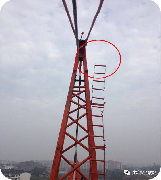 [分享]塔吊,施工电梯典型隐患照片分析