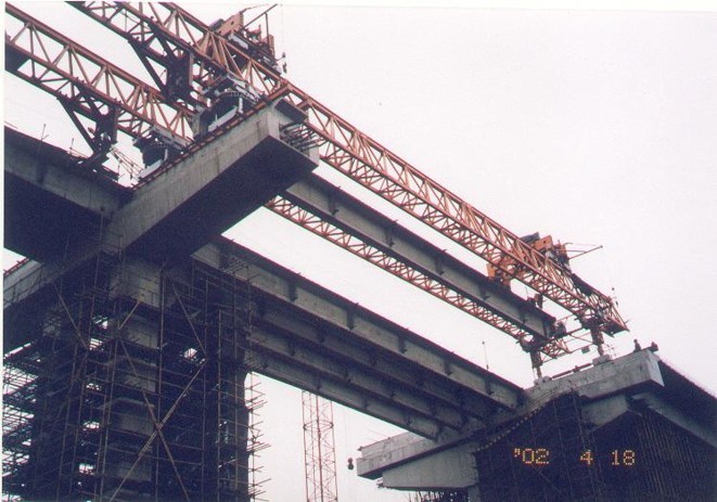 高架桥梁梁施工培训资料下载-城市高架桥梁施工技术及工程案例