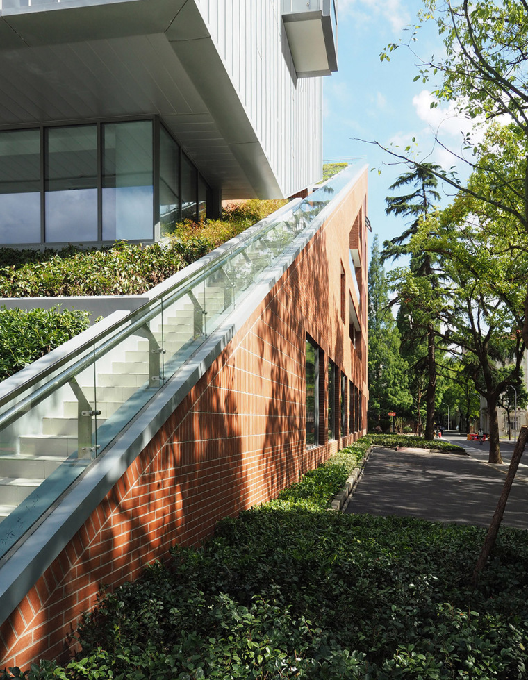 上海理工大学国际合作教育大楼-17-international-cooperative-education-building-of-university-of-shanghai-for-science-and-technology-china-by-le-architects