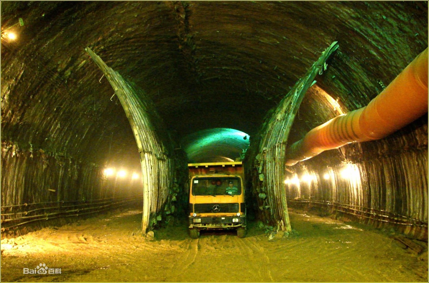 区间暗挖隧道双侧壁导坑法施工工序