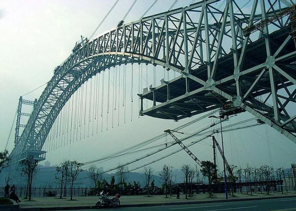 钢管桁架桥图片