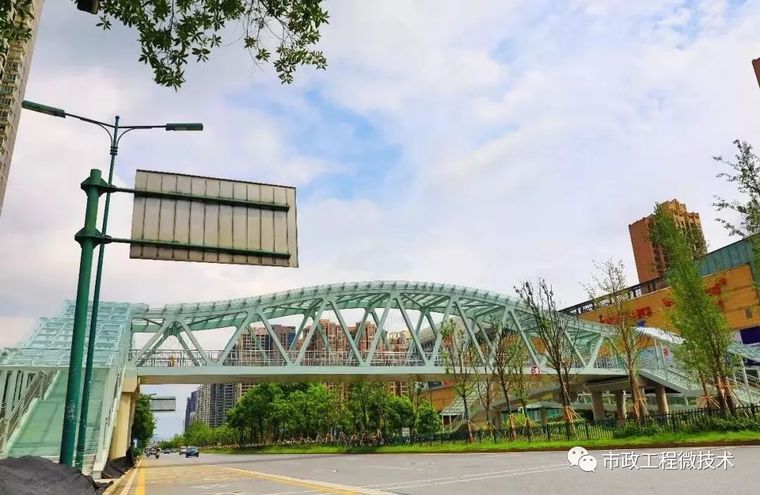 钢天桥全套设计图纸资料下载-钢桁架天桥建成过程及注意事项，值得借鉴!