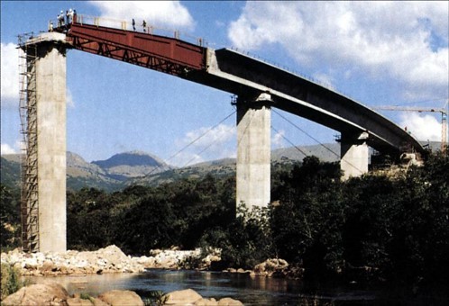 美国1号公路设计理念资料下载-大跨度峡谷桥梁设计理念与启示