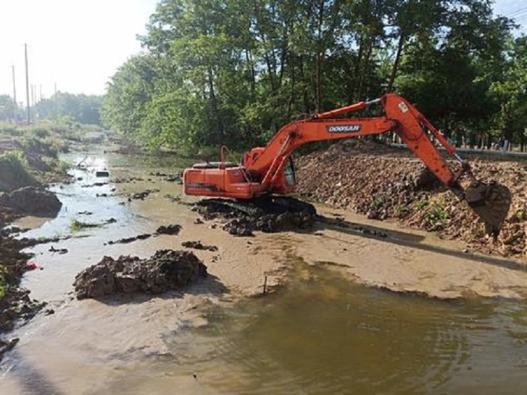 改扩建河道资料下载-河道清淤疏浚与护岸施工组织设计