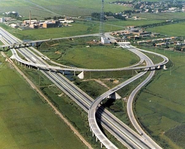 高速公路现场环保措施资料下载-高速公路的环境保护与景观规划设计