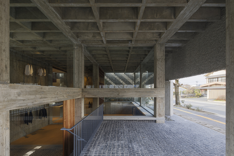 日本大原参道半架空品牌店