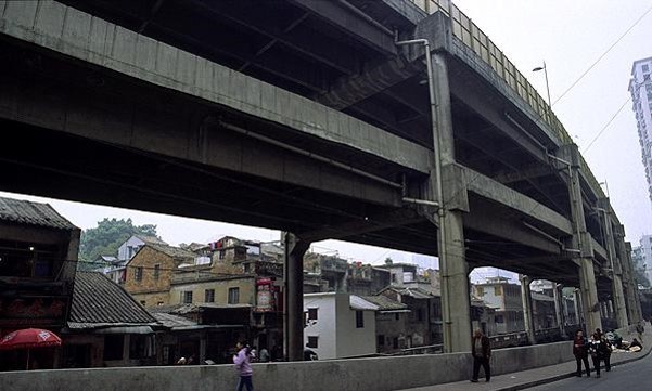 城市横断面资料下载-城市快速路设计之横断面设计方法