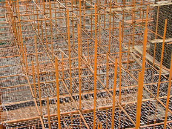 满堂脚手架支撑体系隔离措施