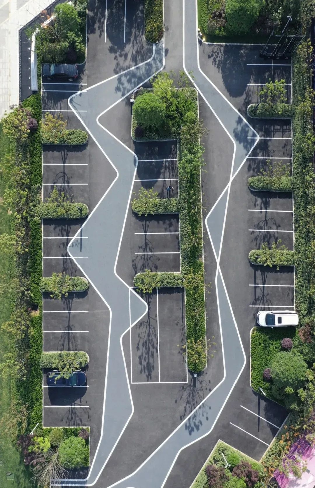 [分享]有颜有空间的颜值停车场!