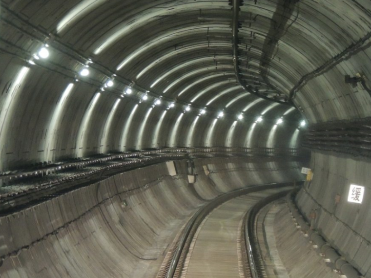 道路排水综合管网施工方案资料下载-[重庆]隧道道路综合管网施工设计图
