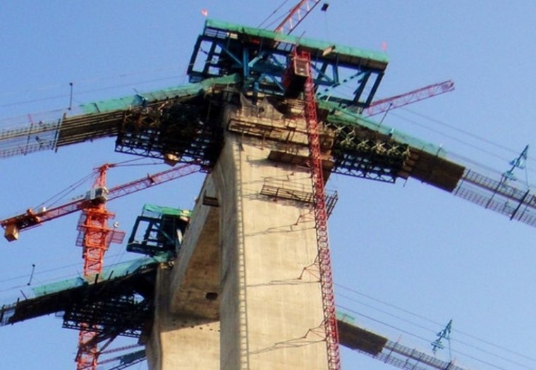 装修分段施工与整体施工资料下载-悬索桥各结构施工设计与施工方法（155页）