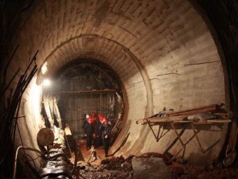 桥台进洞施工方案资料下载-地铁暗挖斜井进洞施工方案