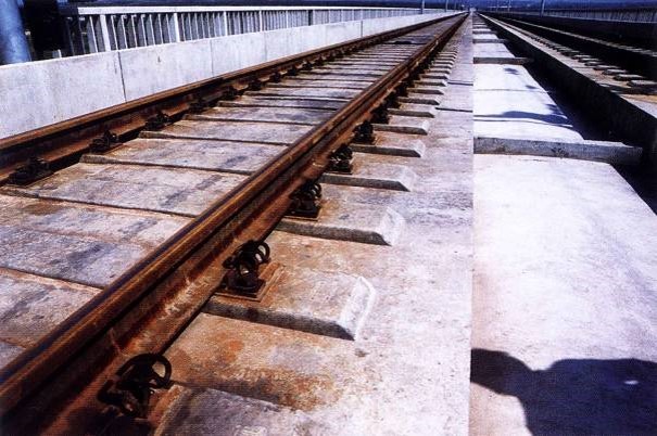高铁空心墩施工技术总结资料下载-高速铁路桥梁结构型式与施工技术