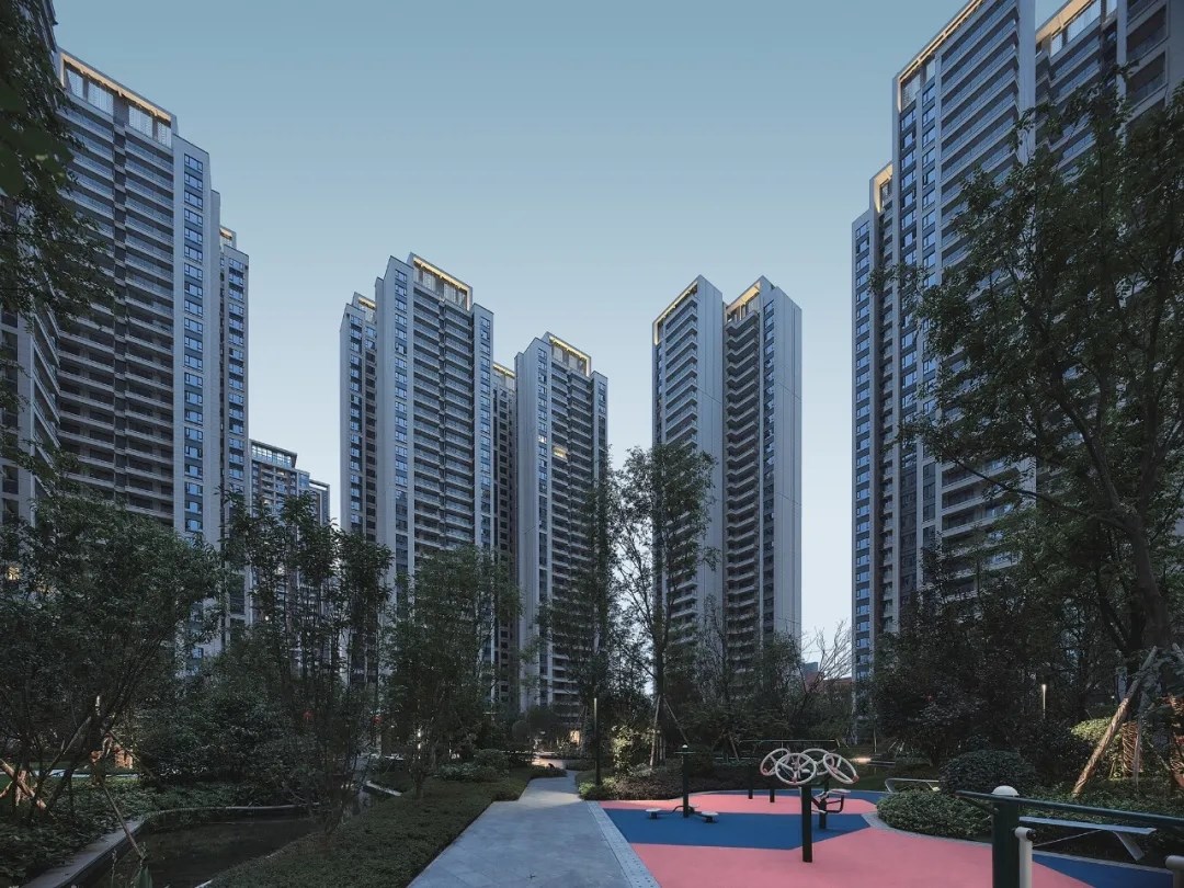 中铁房建标准资料下载-成都中铁建·青秀未遮山住宅区建筑