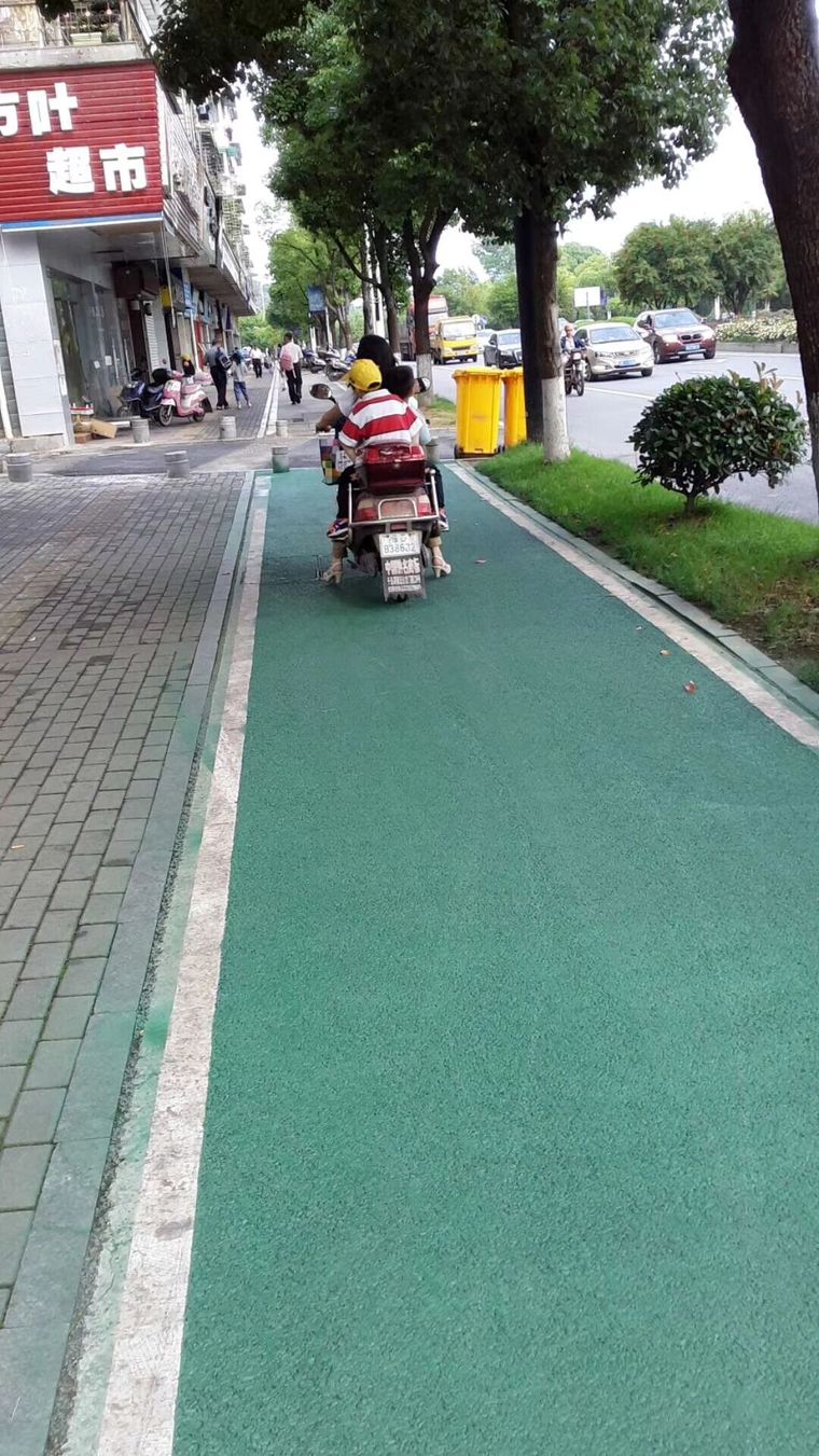 水泥道路改沥青资料下载-沥青薄层耐磨路面改色 颜色鲜艳 不褪色