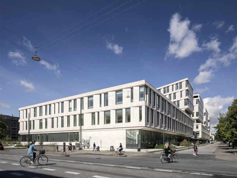 幕墙玻璃翼加固资料下载-丹麦Rigshospitalet医院北翼扩建