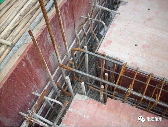 中建工地上的14项标化设施资料下载-14项钢筋工程质量通病防治及合格标准