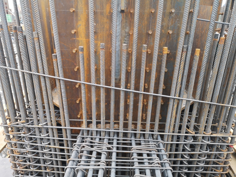 型钢梁与混凝土柱钢筋连接资料下载-钢筋混凝土梁与型钢混凝土柱连接 瓶颈技术