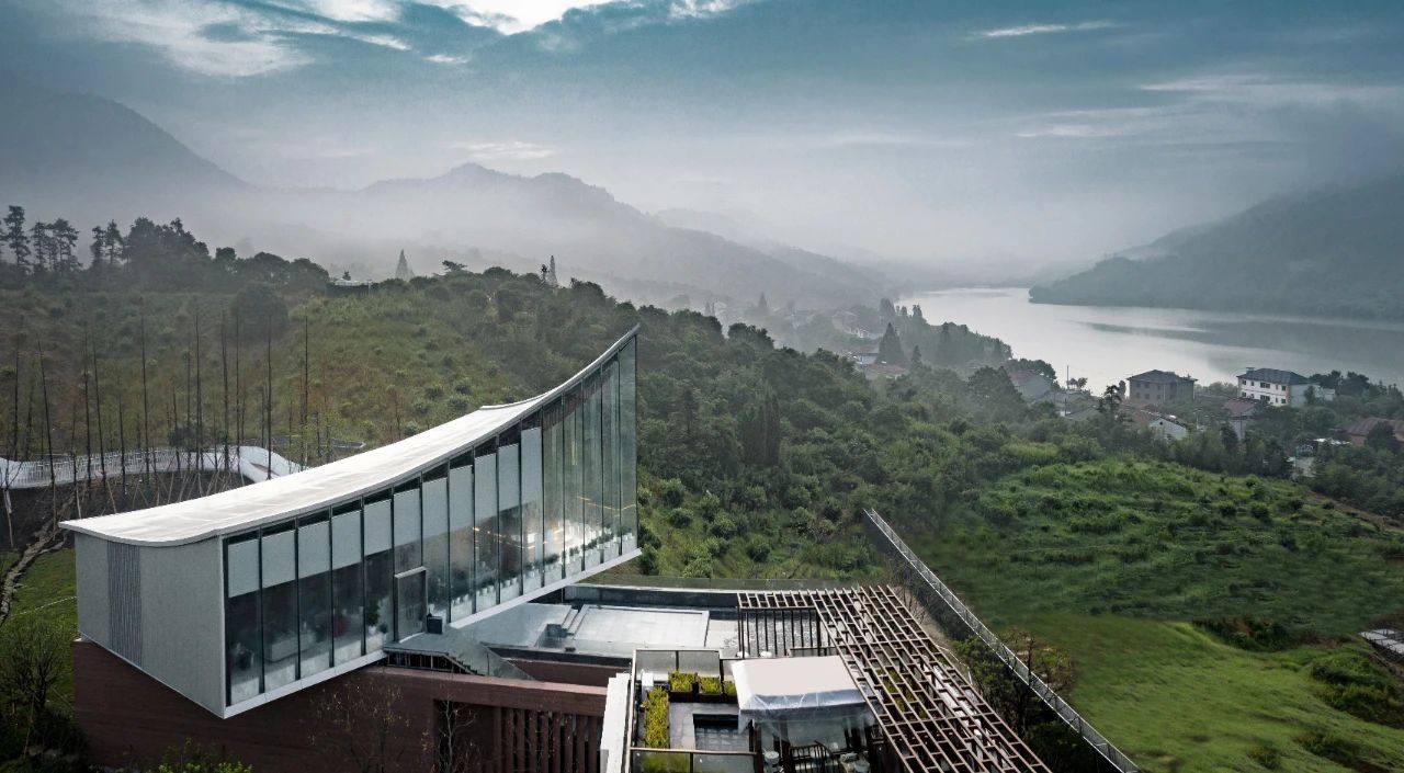 宁波中南菩悦·春山听湖售楼处外部实景图
