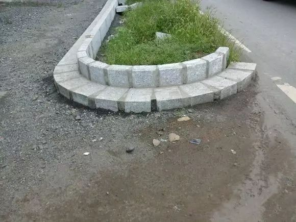 ▼花费两三个亿的"面子工程"竟有如此牛逼的转角路缘石