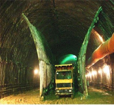双线隧道设计图资料下载-新建客运专线双线铁路隧道施工工艺