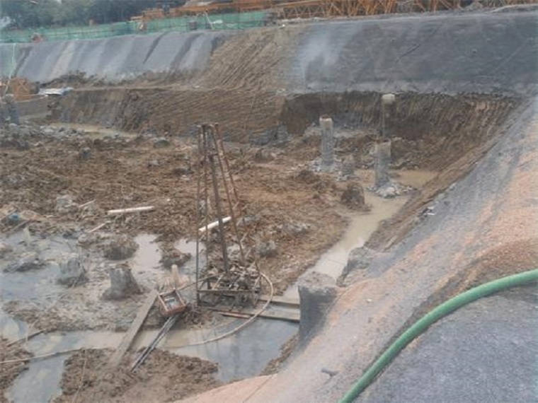 大型土方开挖护坡资料下载-基坑土方开挖降水及护坡方案