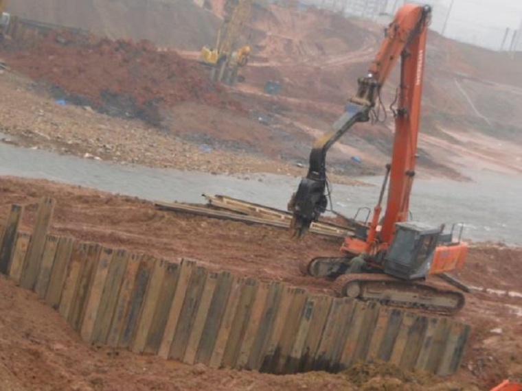 钢板桩围堰中的桩基施工资料下载-钢板桩围堰施工方案