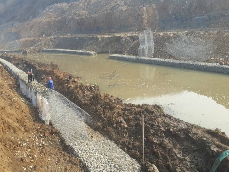 格宾石笼护坡施工工艺资料下载-河道清淤及防洪治理施工组织设计
