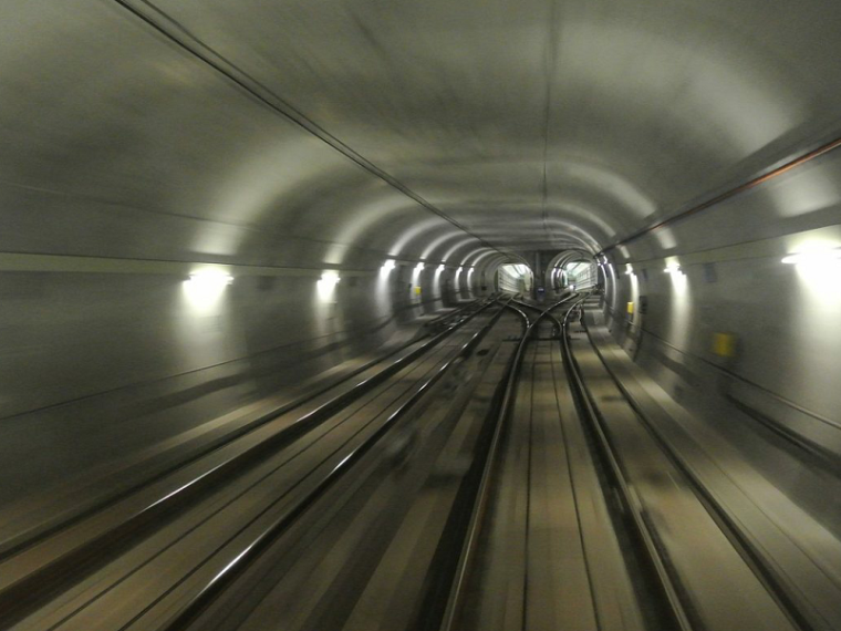 高铁隧道施工照片资料下载-知名大学高铁隧道超欠挖控制新技术2018