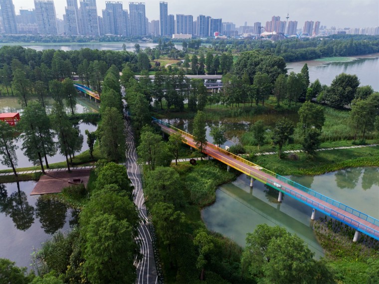 郑州市湿地公园资料下载-武汉华侨城D3地块南侧湿地公园
