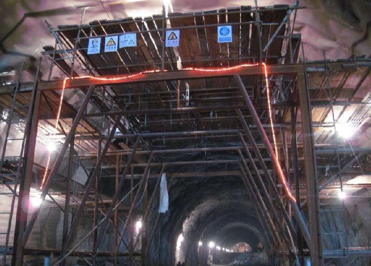 小净距分离式资料下载-分离式小净距隧道钢筋分项工程开工报道