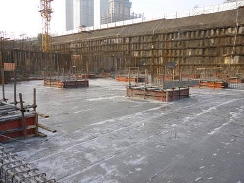 混凝土施工环保保证措施资料下载-33层剪力墙结构商业楼大体积混凝土施工方案