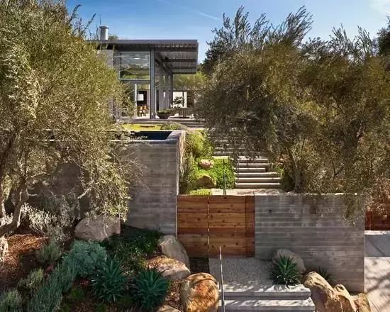 [分享]花园挡土墙这样做才美!